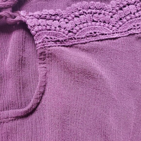 Crochet Cross Back Crop Top - Picture 6 of 8